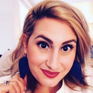 Meet your Posher, Suzanne